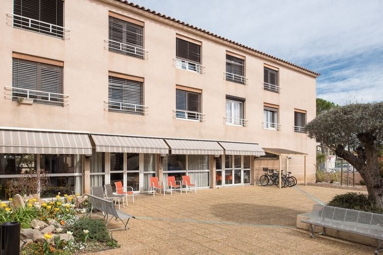 Les Meunières un Ehpad exploité par Clariane (Korian) à Lunel 