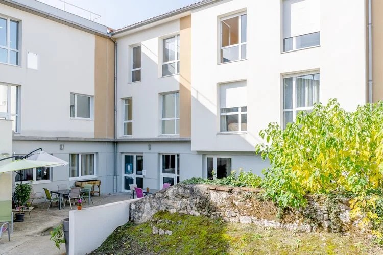 Maison Saint Martin un Ehpad exploité par Clariane (Korian) à Layrac 