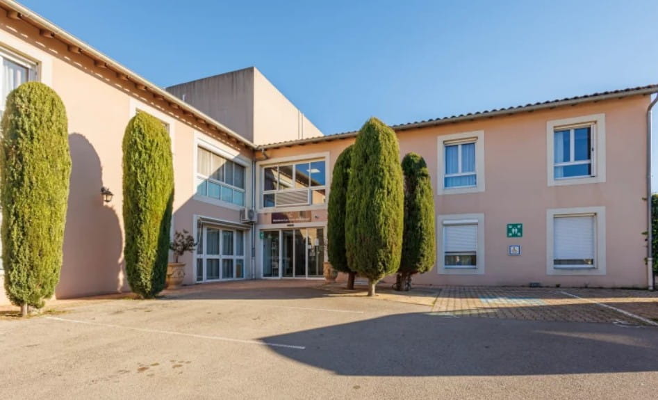 Les Hauts de Barbegal un Ehpad à la revente exploité par Colisee à Arles