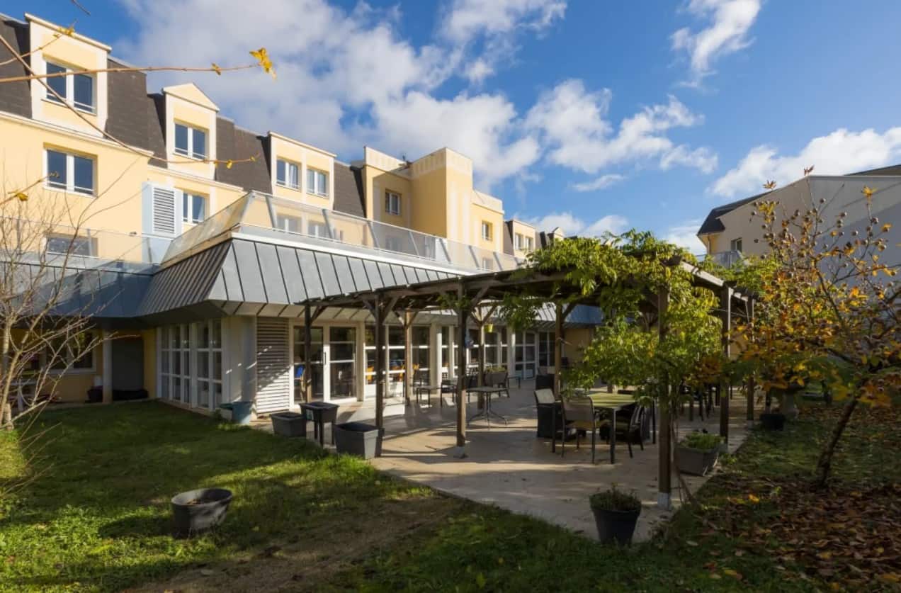 Résidence de l’Horloge un Ehpad à la revente exploité par Colisee à Auxerre