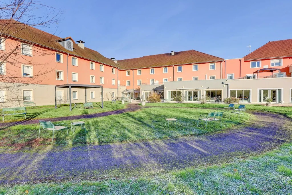 Les Sources du Terron un Ehpad exploité par Colisee à Santenay