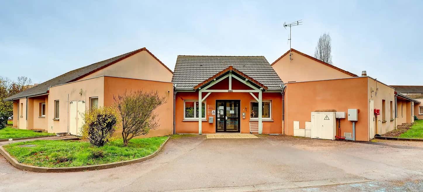 La Maison Robinson un Ehpad à la revente exploité par Colisee à Digoin
