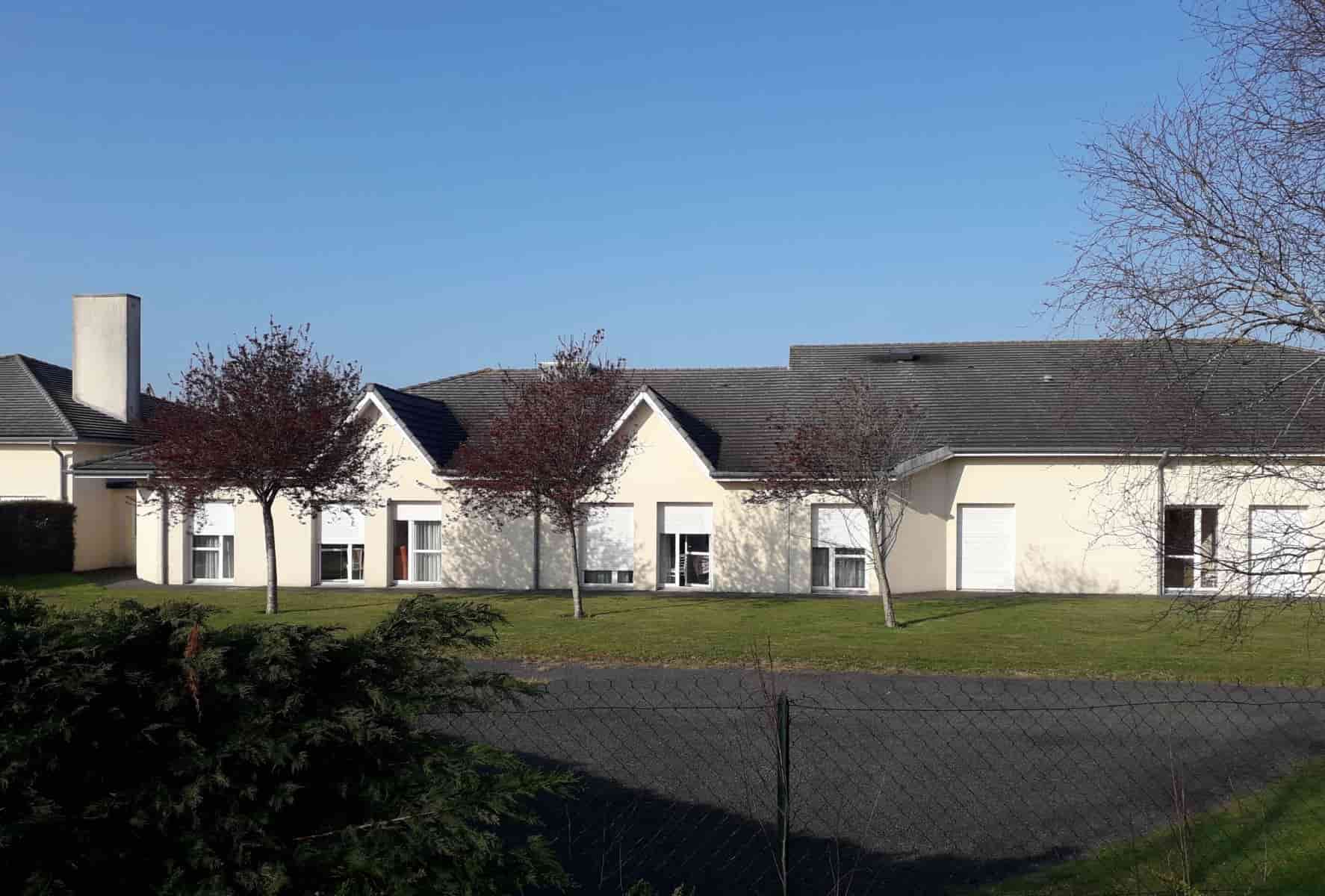 Roche Brune un Ehpad à la revente exploité par Colisee à Montmartin-sur-Mer