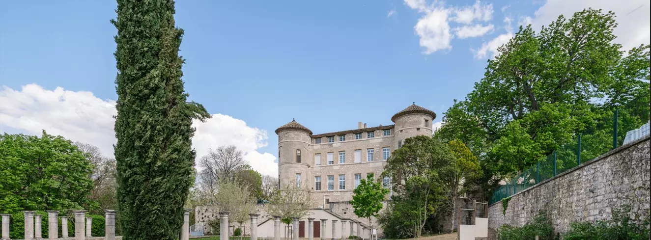 Clinique Château de Florans un SMR (ex SSR) exploité par Colisee à La Roque-d'Anthéron