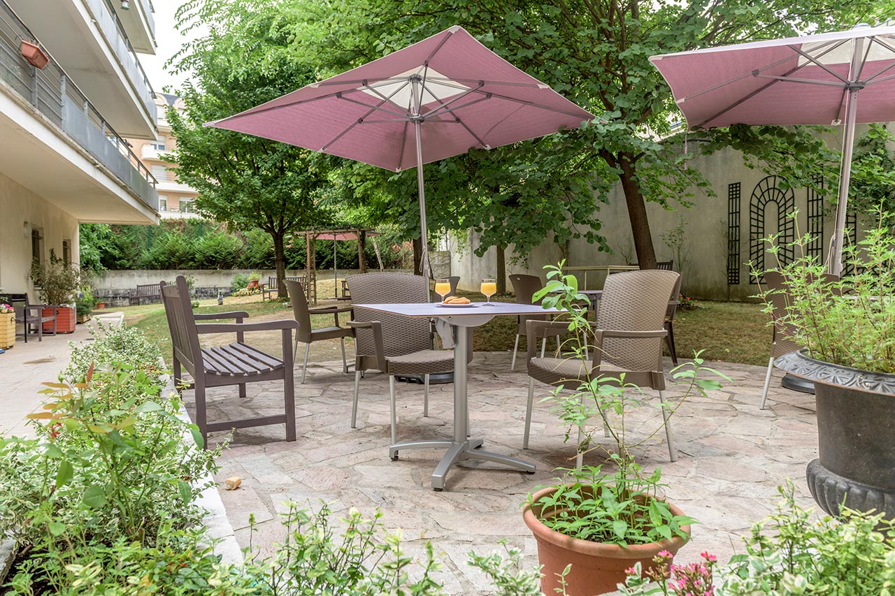 Les Jardins des Lilas un Ehpad exploité par DomusVi à Les Lilas 