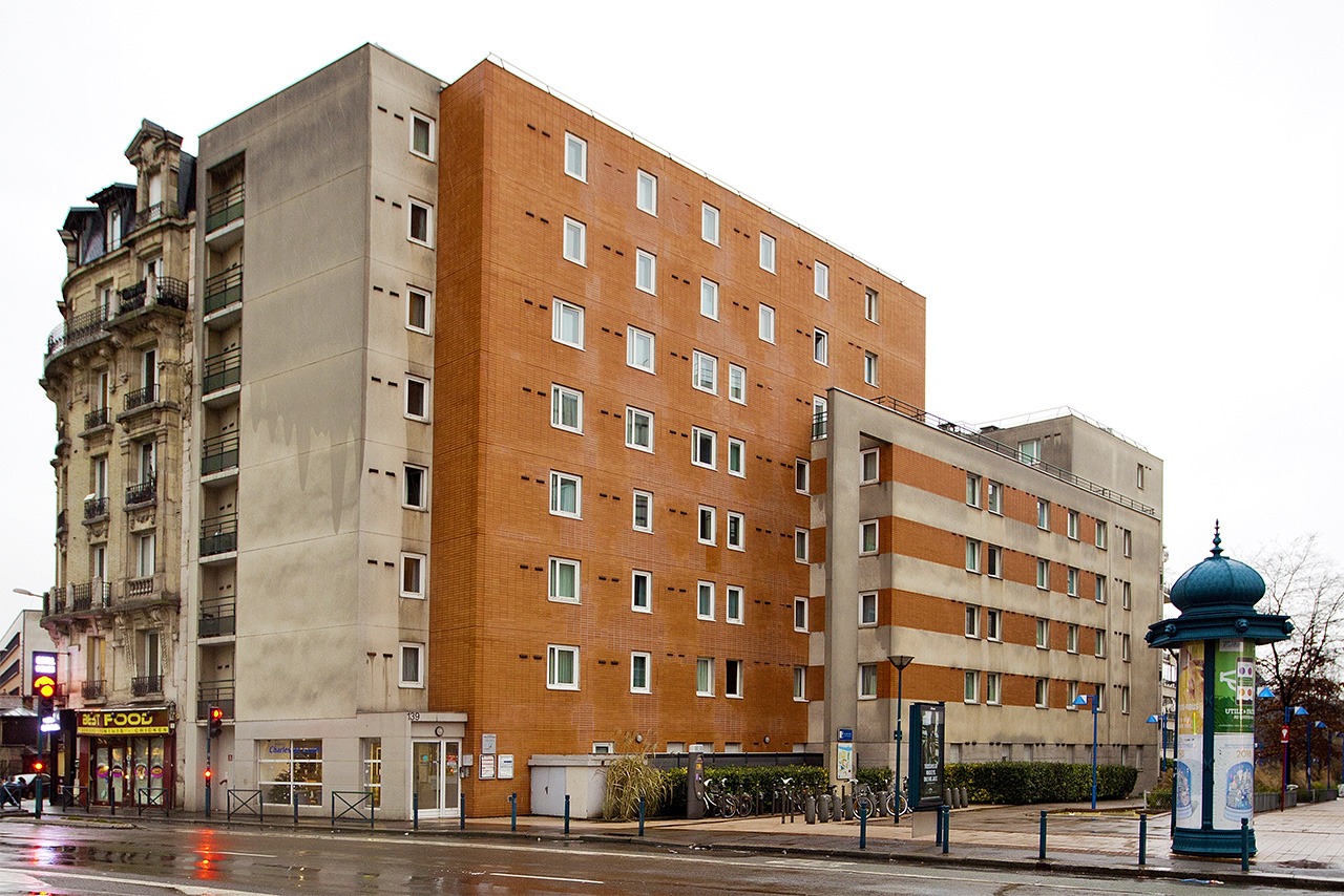 Résidence Étudiante Les Estudines Pantin Église Pommiers