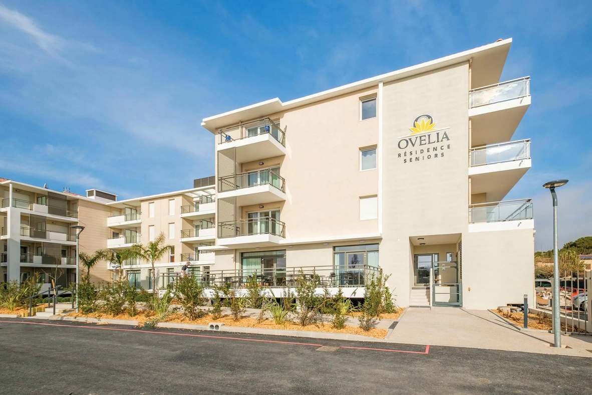 Les Balcons De La Villa Marina une Résidence Seniors exploitée par Ovelia à Fréjus 