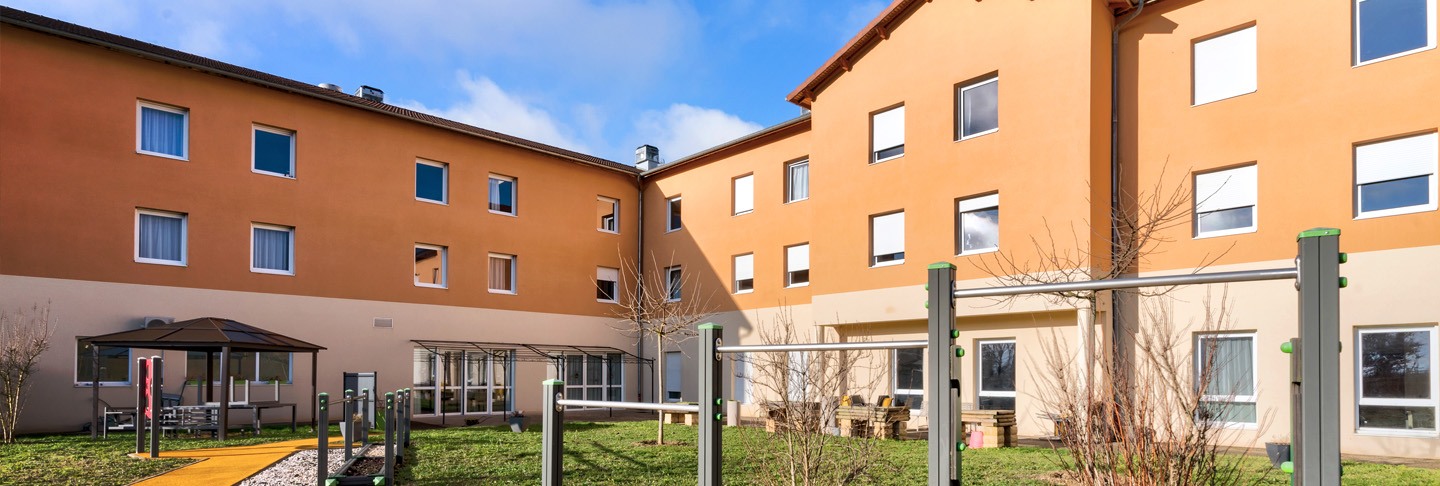 Résidence de la Côtière une résidence Séniors exploitée par Colisee à Béligneux