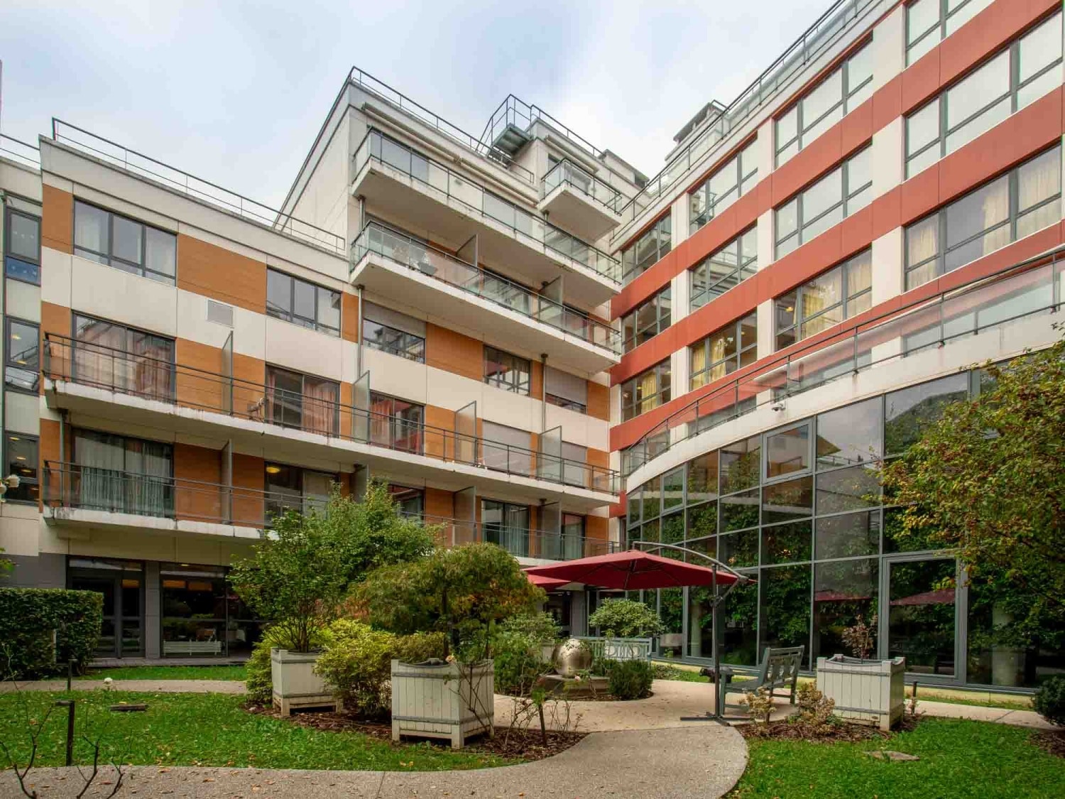 Adélaïde une résidence seniors à la revente exploitée par Emera à Annecy