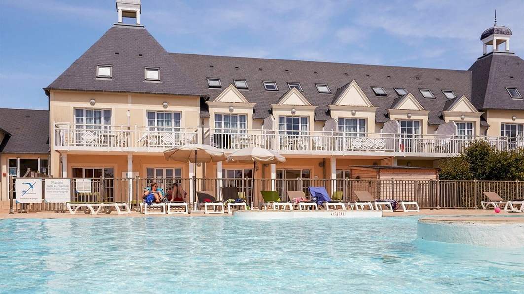 Le Green Beach une résidence Tourisme exploitée par Pierre & Vacances - Center Parcs à Port-en-Bessin-Huppain