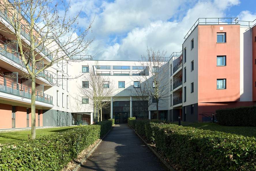 Zénitude Versailles Saint-Cyr-l'École une résidence Tourisme exploitée par Zénitude à Saint-Cyr-l'École